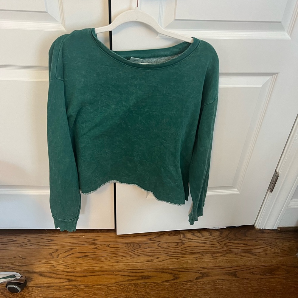 Love Vintage green top